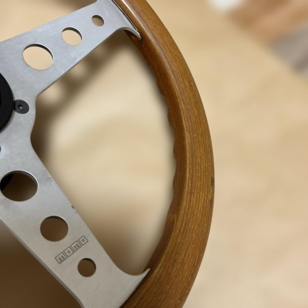 三本スポーク ステアリングホイール