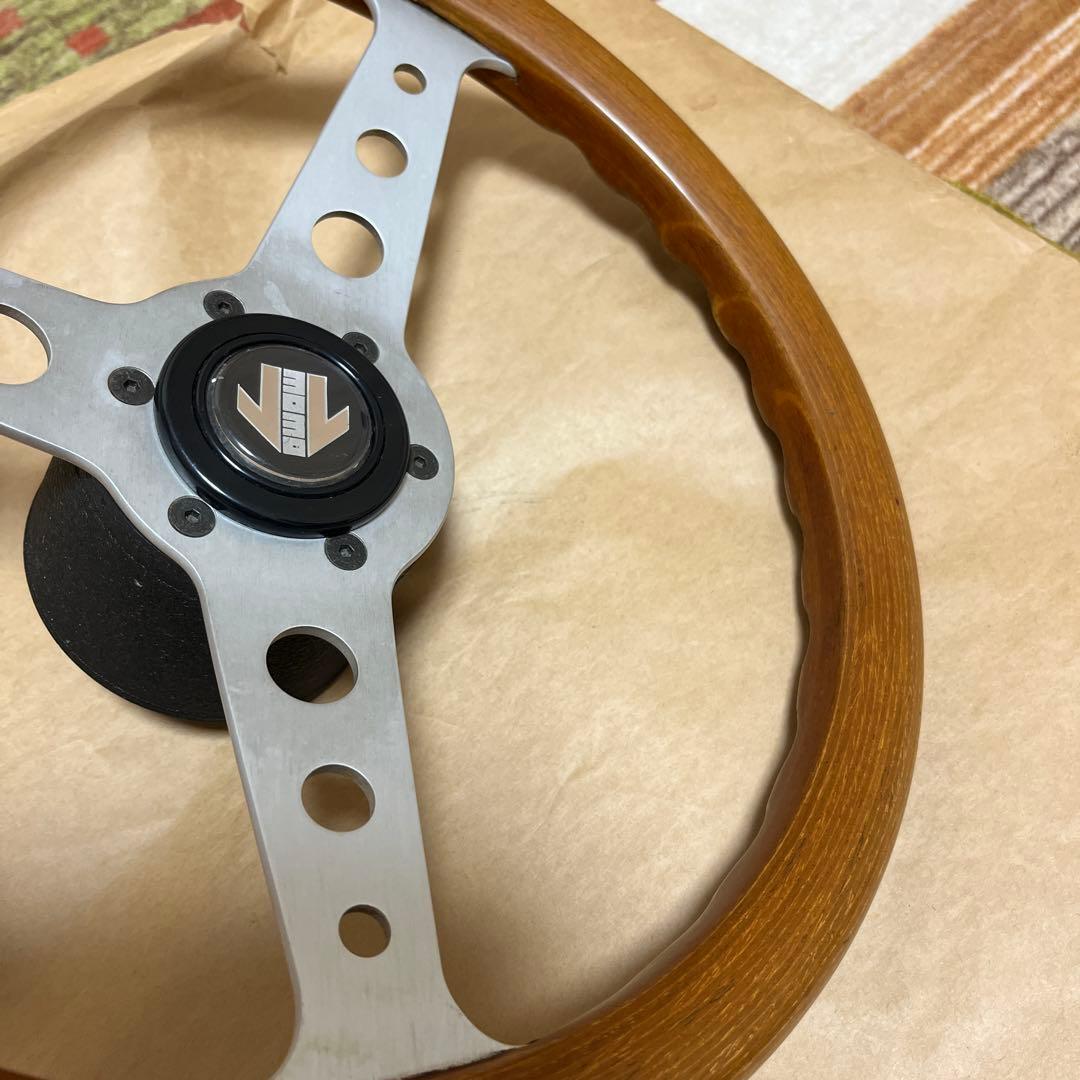 三本スポーク ステアリングホイール