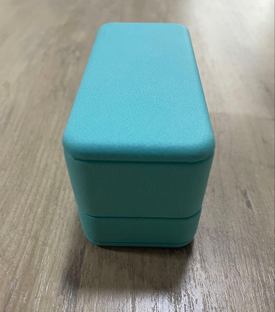 Tiffany & Co. ソリティア ダイヤモンド ピアス (片方のみ)