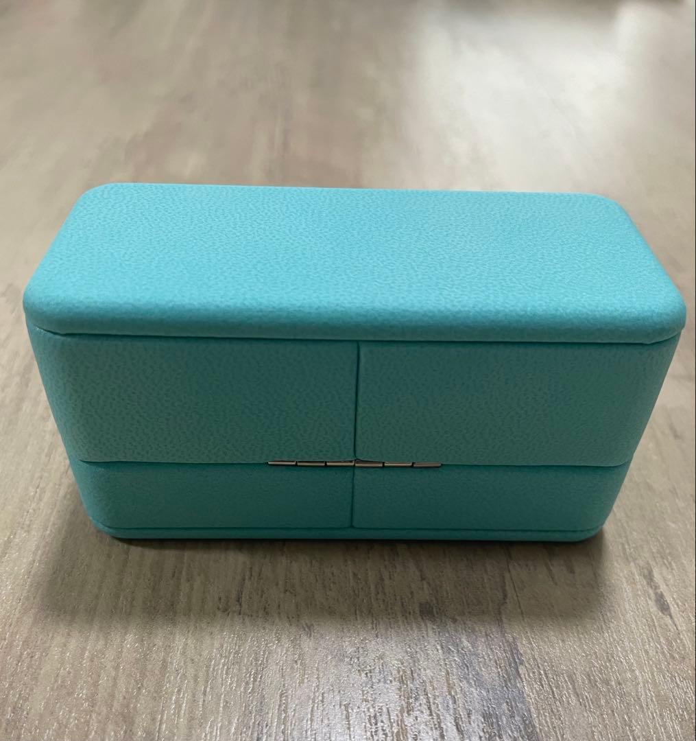 Tiffany & Co. ソリティア ダイヤモンド ピアス (片方のみ)