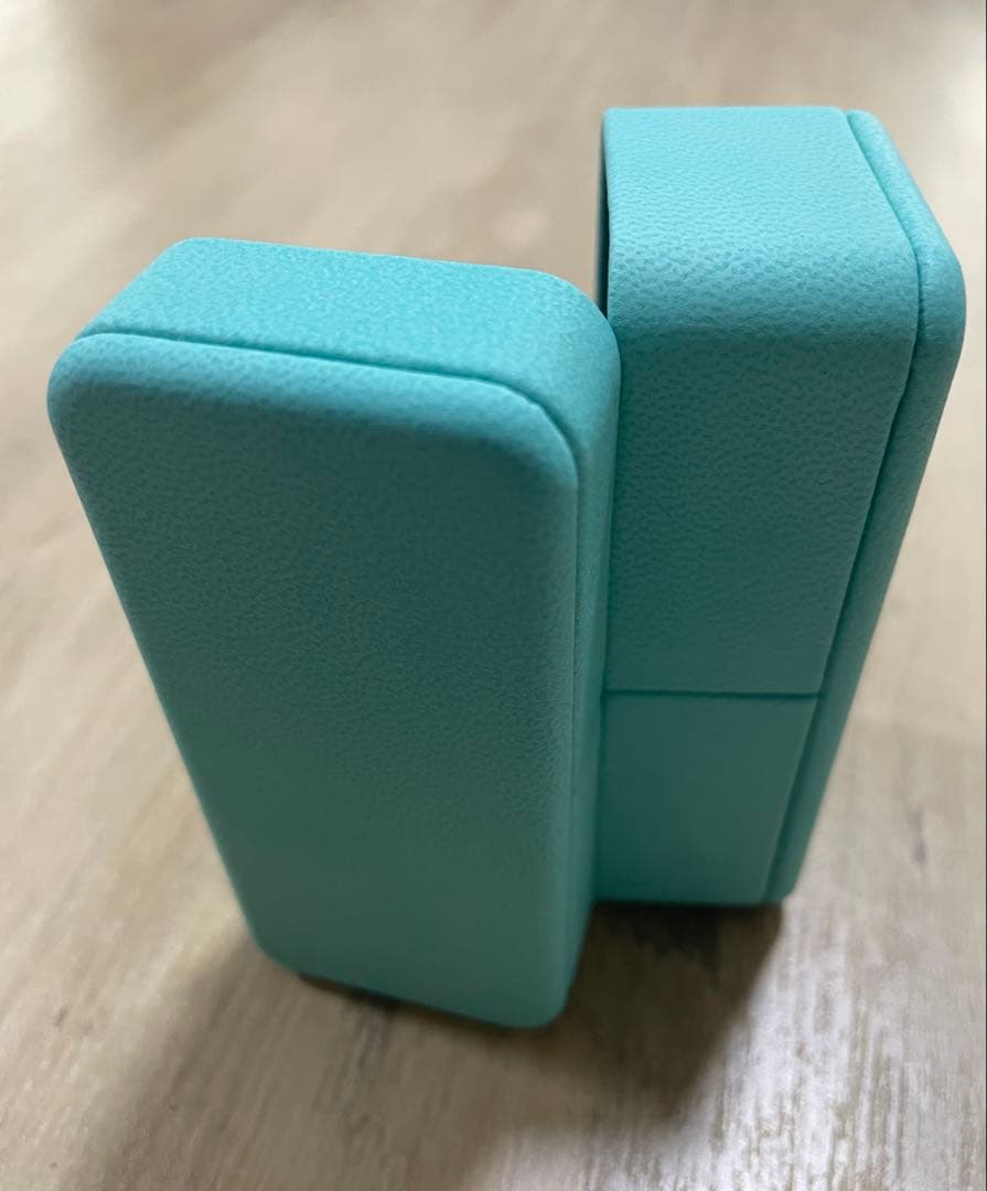 Tiffany & Co. ソリティア ダイヤモンド ピアス (片方のみ)