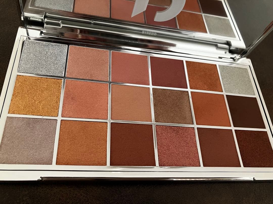 BYREDO アイシャドウパレット　リメンバランス