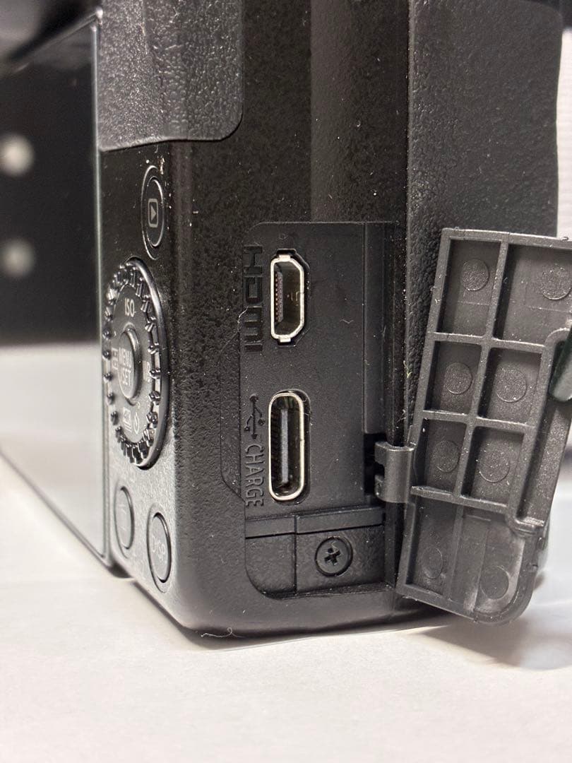 美品　LUMIX G100Dパナソニックミラーレス一眼　標準ズームレンズセット