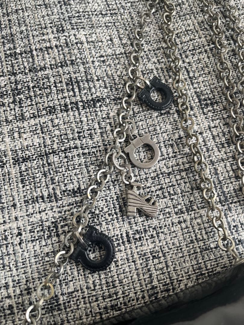 希少 フェラガモ エナメル ミニバッグ ポシェット 黒 ビンテージ