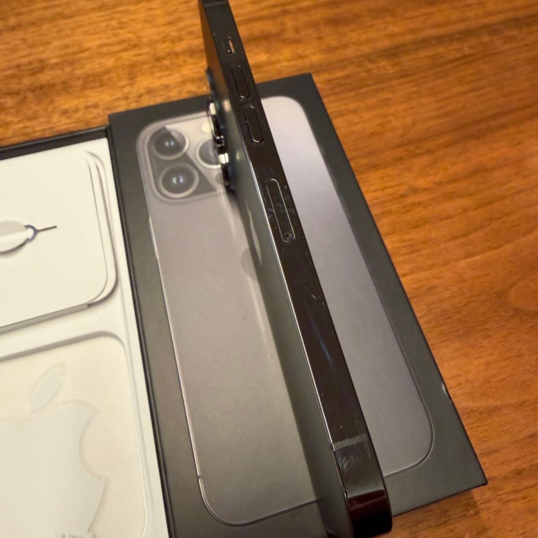★消去済★iPhone 13Pro 256GBグラファイトSIMロックなし77%