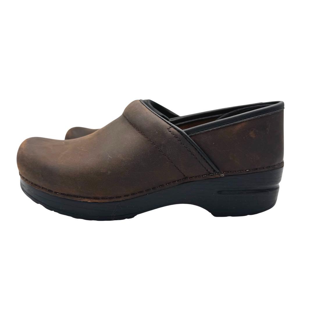 美品■dansko ダンスコ 38 オイルドレザー プロフェッショナルクロッグ