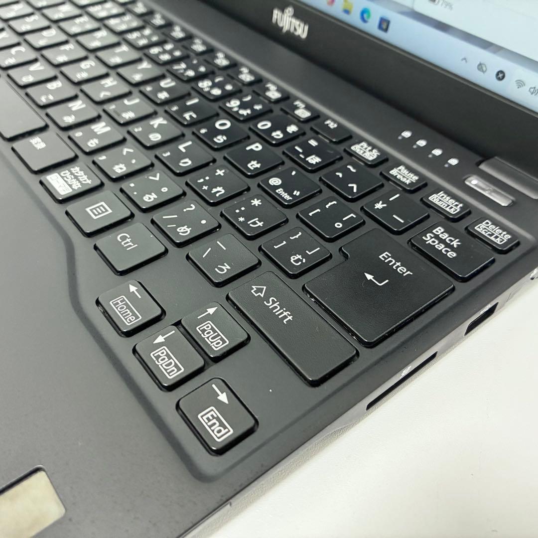 軽量777g 富士通U9310/D SSD 第10世代i5搭載