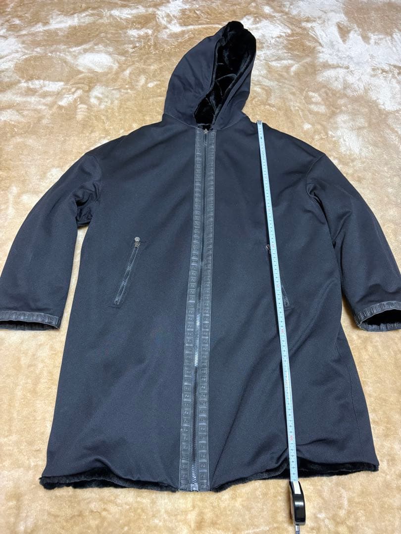 値下げ FENDI ファーリバーシブルコート ブラック 42 値下げしています。