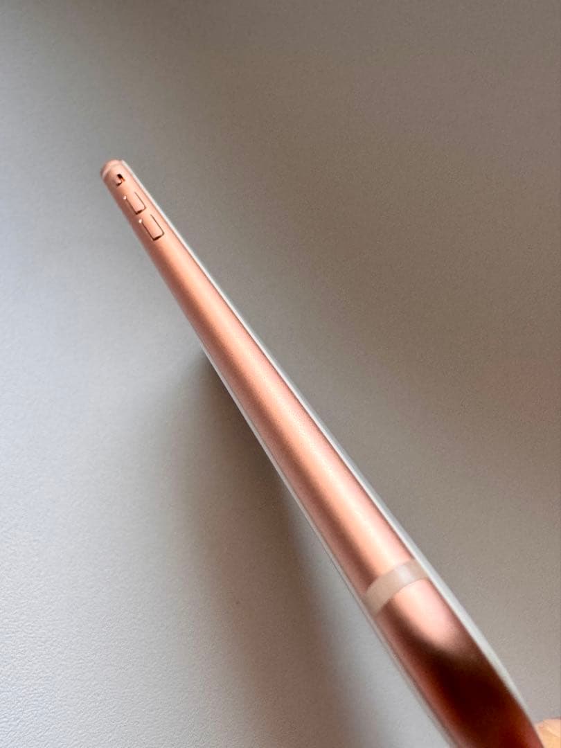 【超美品】とら⭐︎iPhone 8 ゴールド 64GB バッテリー残100%