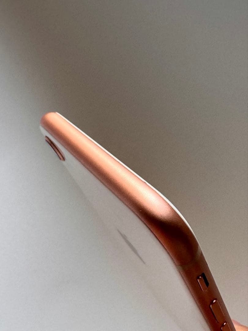 【超美品】とら⭐︎iPhone 8 ゴールド 64GB バッテリー残100%