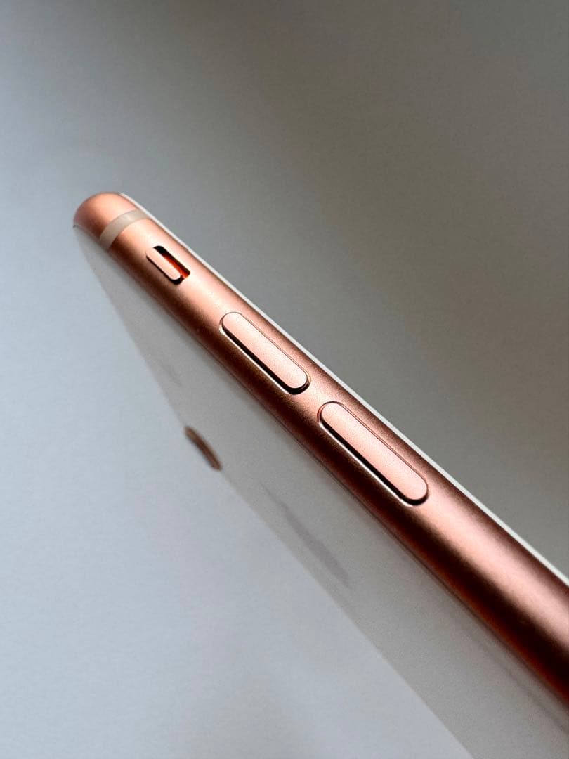 【超美品】とら⭐︎iPhone 8 ゴールド 64GB バッテリー残100%