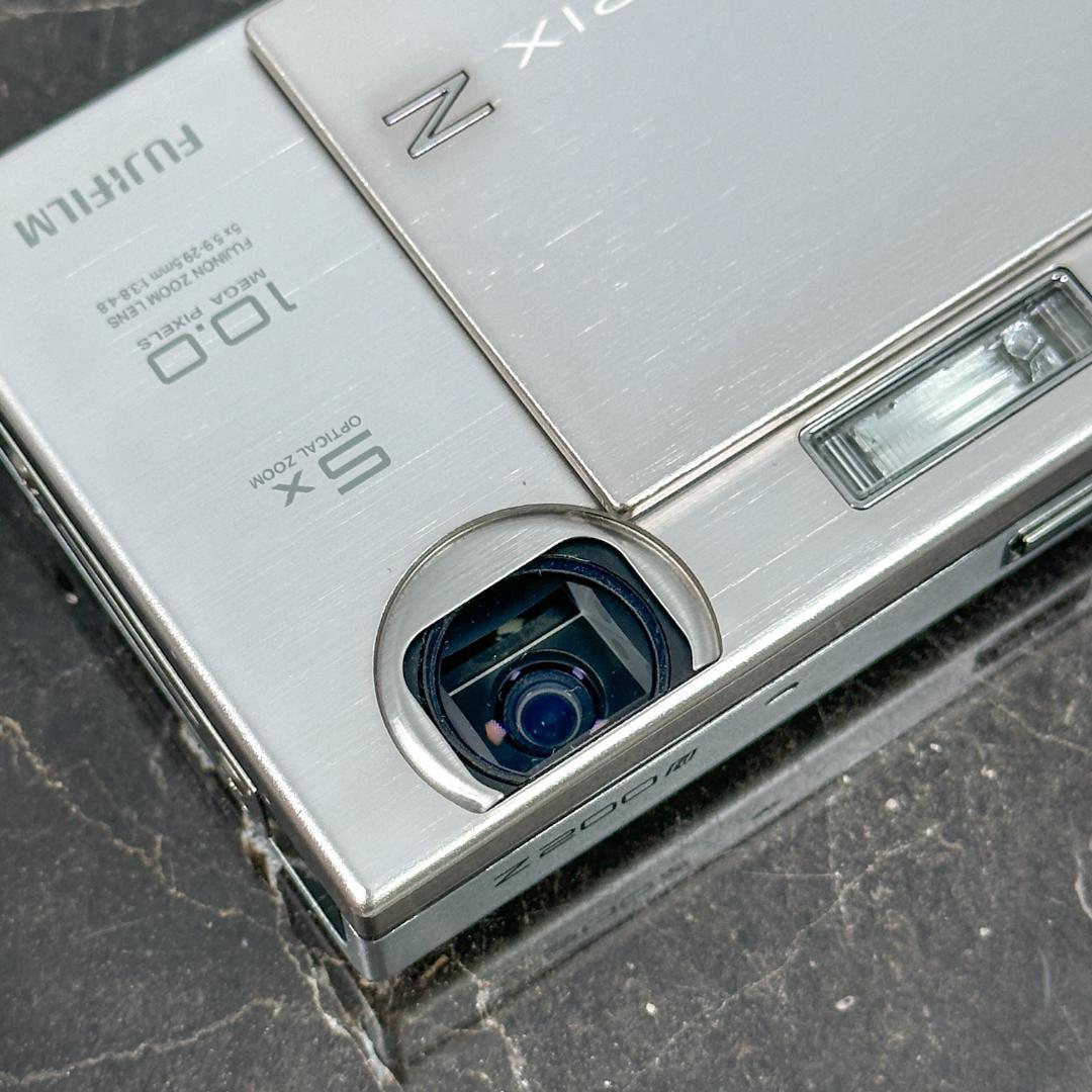 FUJIFILM 富士フイルム FinePix Z200fd　シルバー