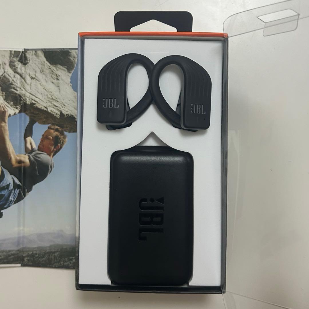 JBL ジェイビーエルワイヤレスイヤホン　耳かけタイプ　防水