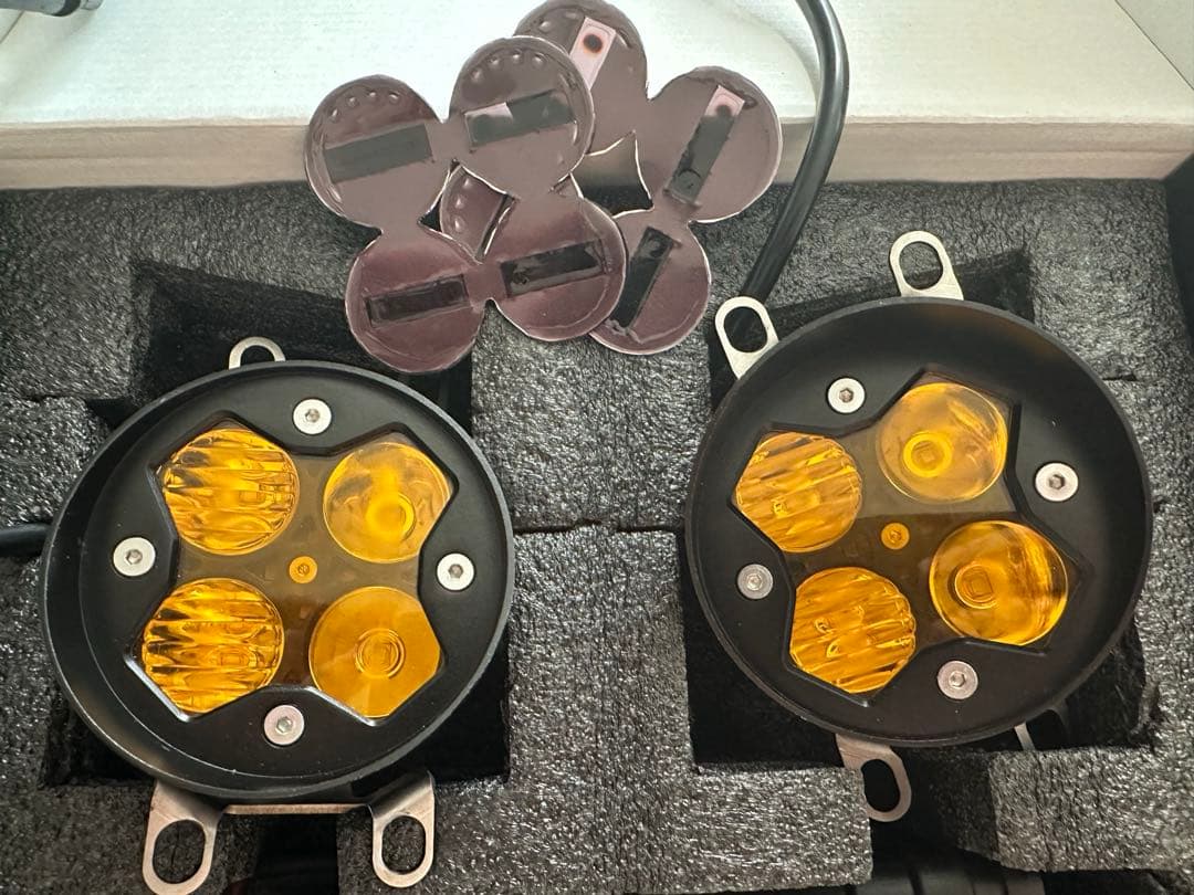 TOYOTA ジョリーロジャーズ RAV4用 デイライト付き フォグランプ