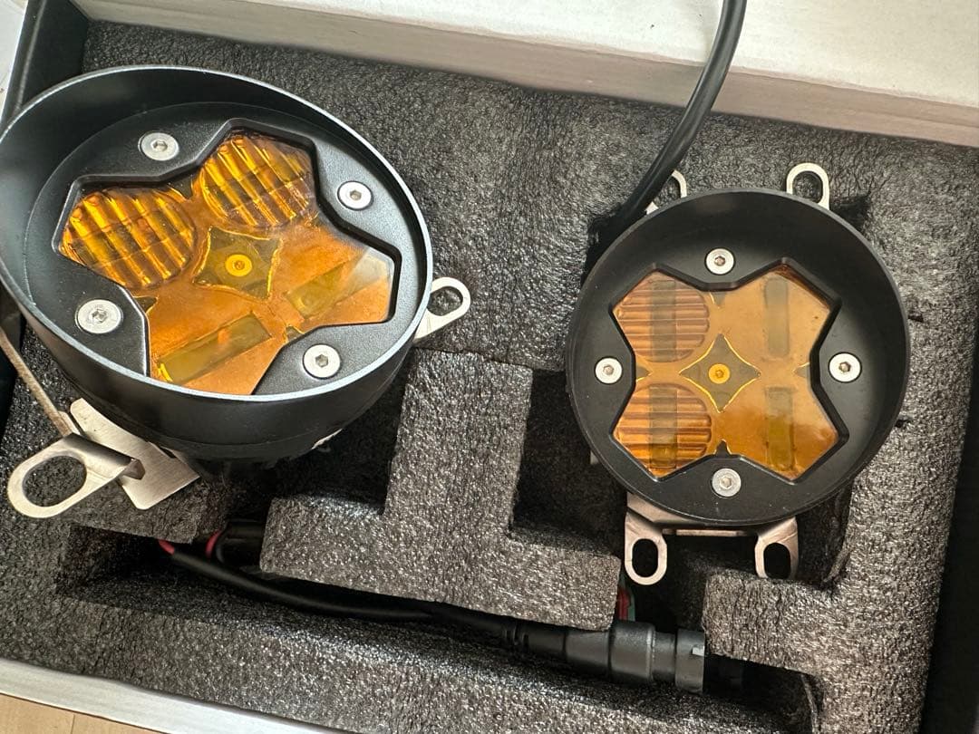 TOYOTA ジョリーロジャーズ RAV4用 デイライト付き フォグランプ