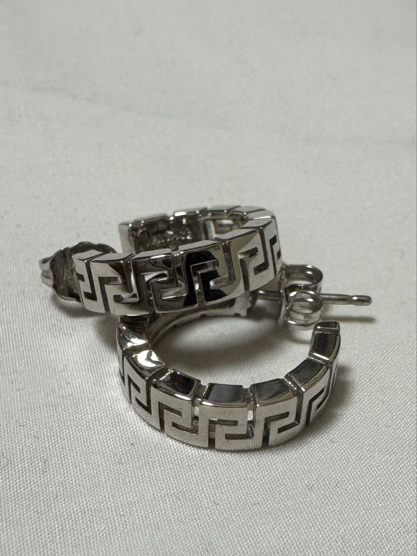 【7/27まで値下げ】VERSACE グレカ フープ ピアス / シルバー