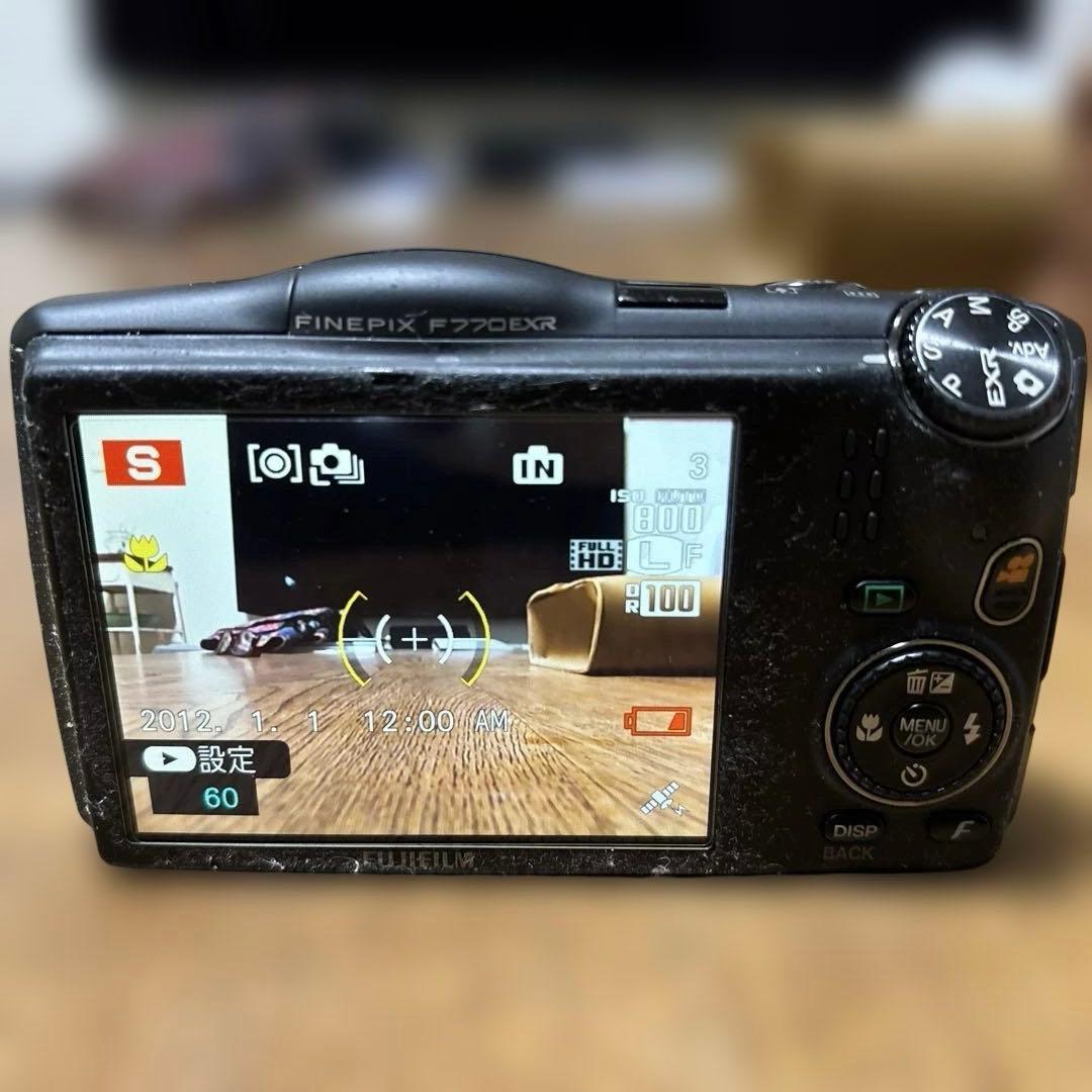 Fujifilm FinePix F770EXR 15メガピクセル　(ブラック)