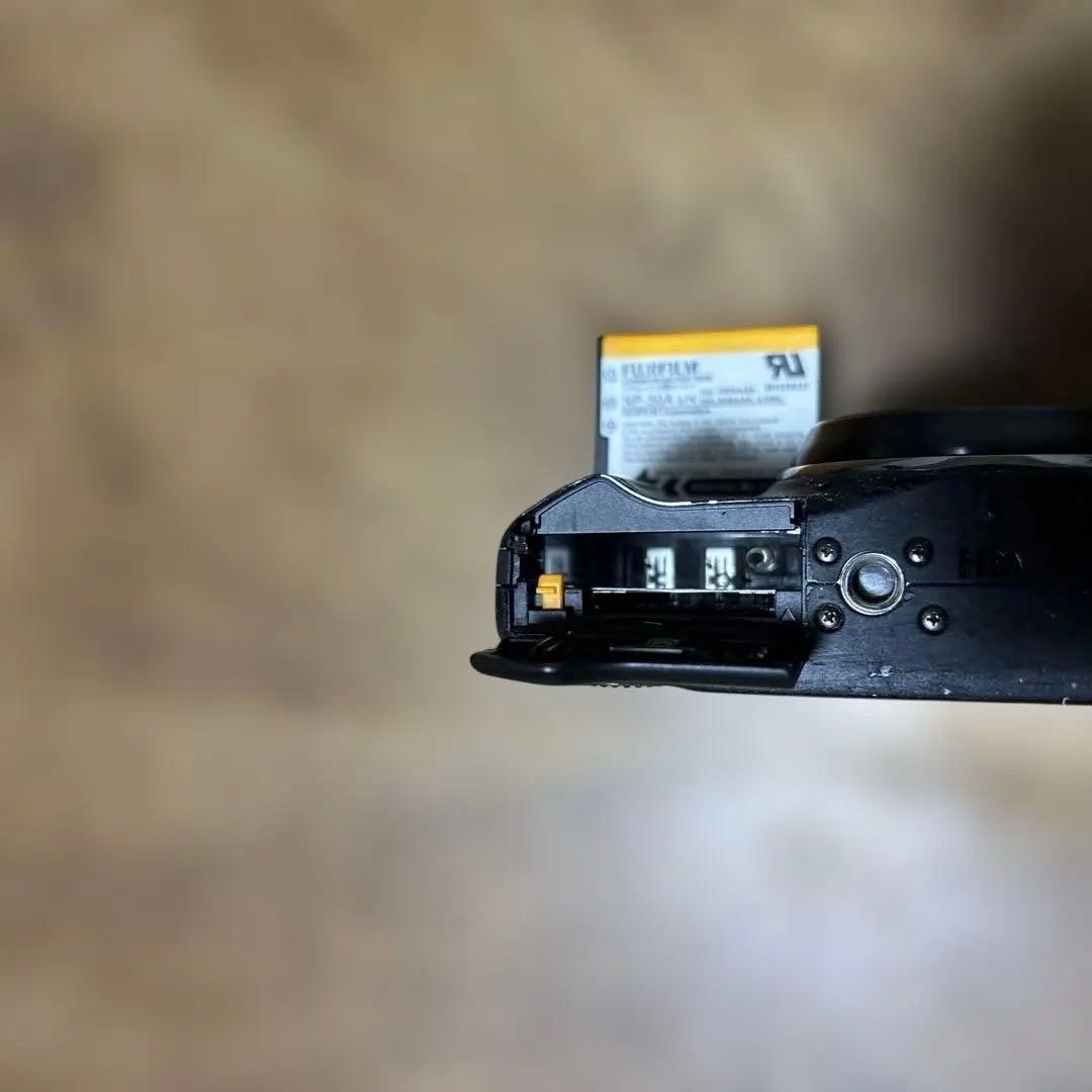 Fujifilm FinePix F770EXR 15メガピクセル　(ブラック)