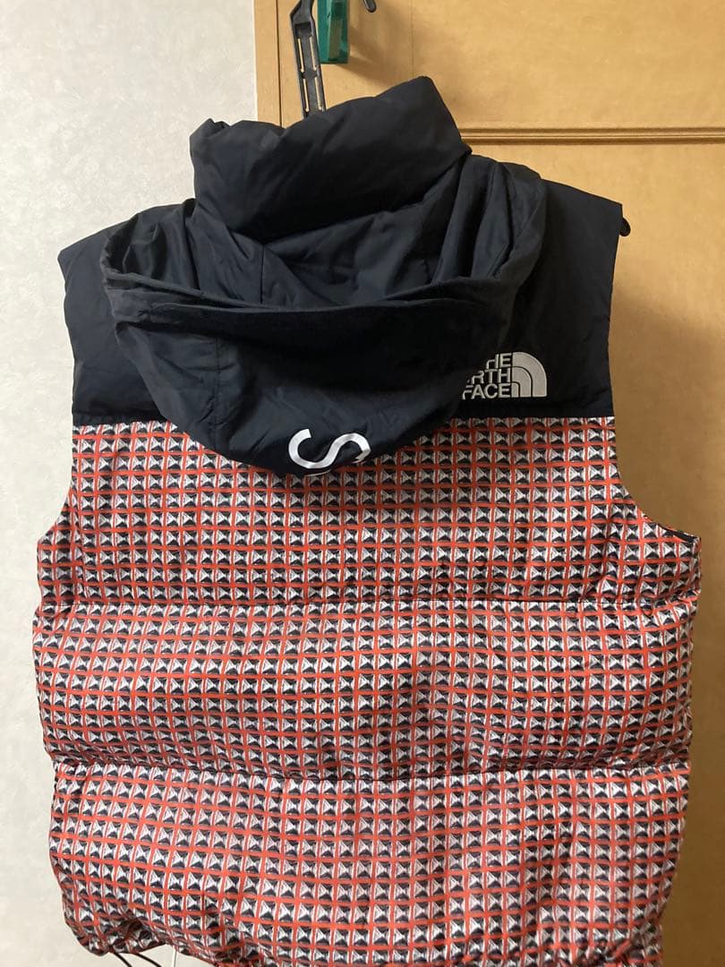 ✴︎シュプリームノースフェイスベスト