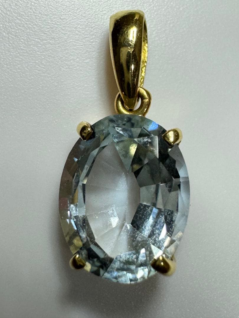 アクアマリン2.34カラットペンダントトップk18