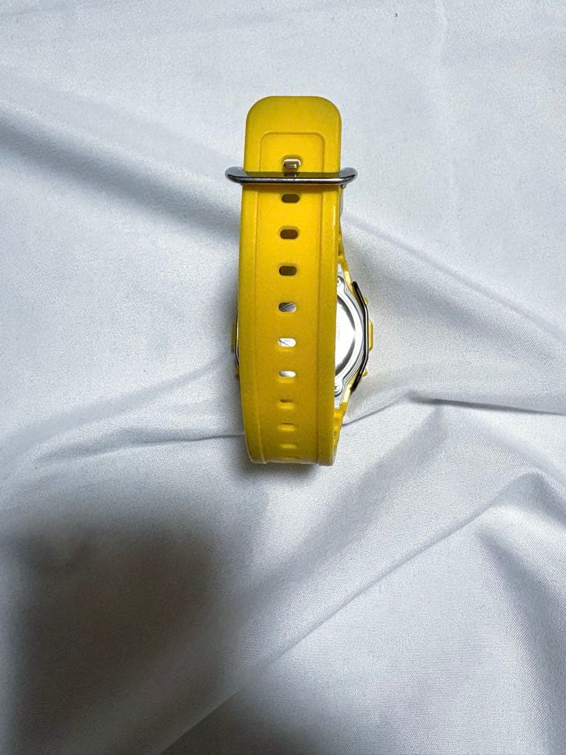 G-SHOCK DW-5600Pイエロー 腕時計　バンパー付き