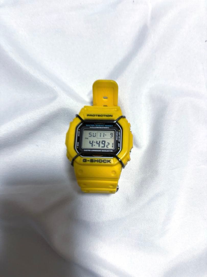 G-SHOCK DW-5600Pイエロー 腕時計　バンパー付き