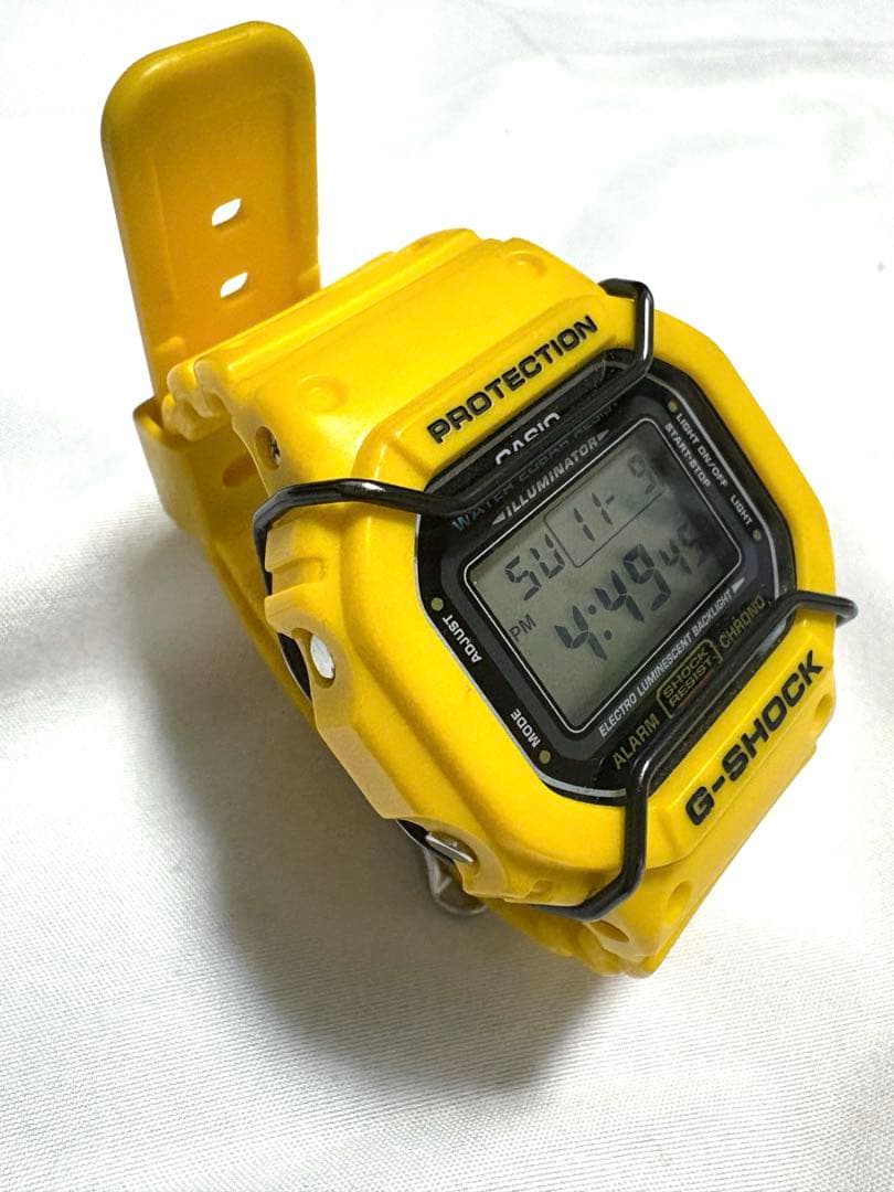 G-SHOCK DW-5600Pイエロー 腕時計　バンパー付き