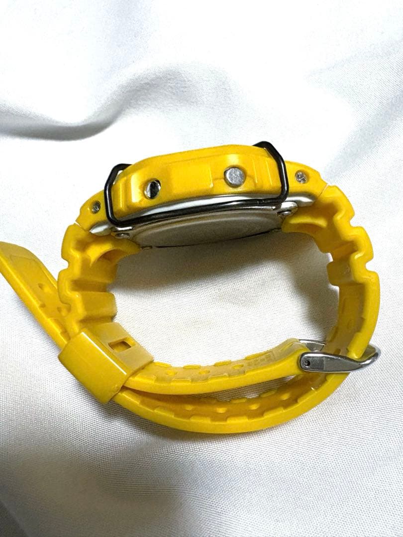 G-SHOCK DW-5600Pイエロー 腕時計　バンパー付き