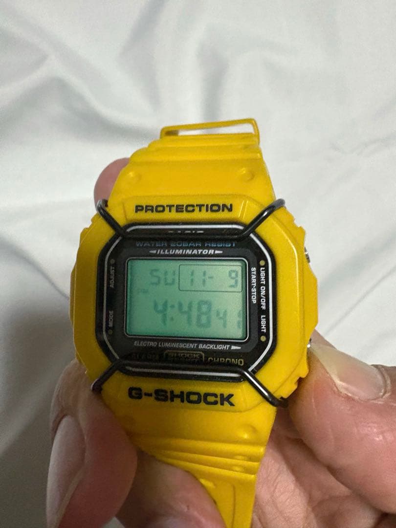 G-SHOCK DW-5600Pイエロー 腕時計　バンパー付き