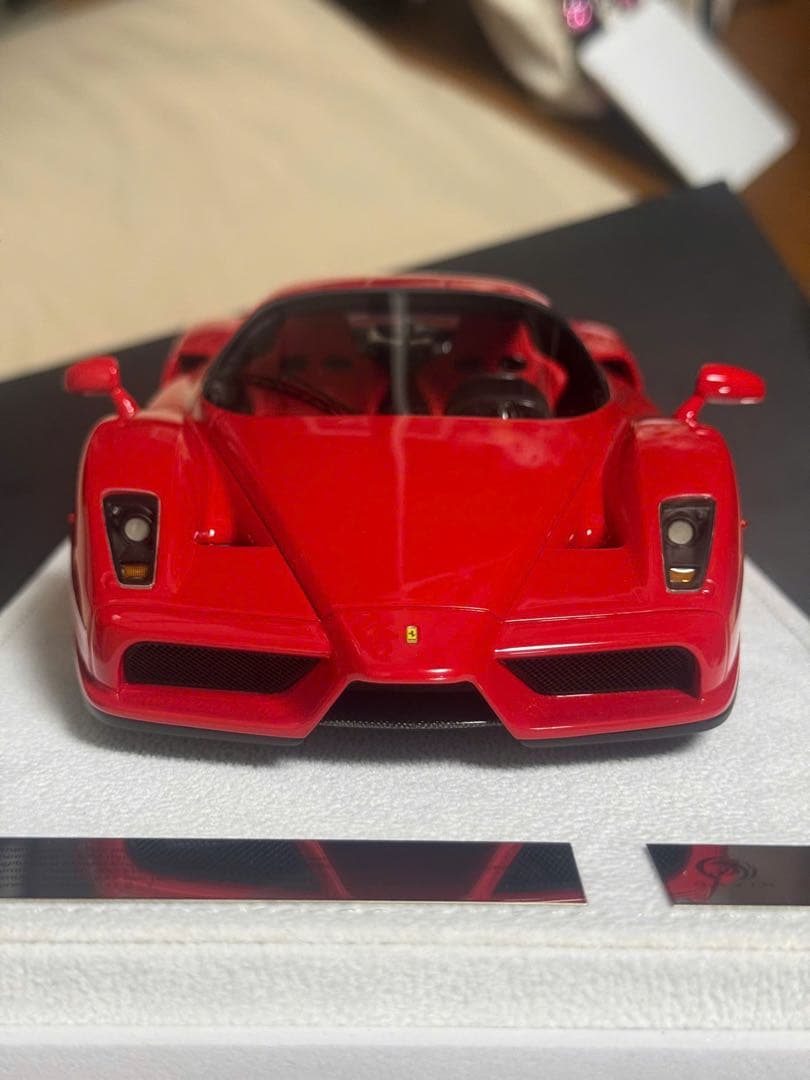 Ferrari Enzo 1:18 ミニカー