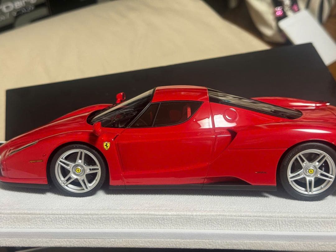 Ferrari Enzo 1:18 ミニカー