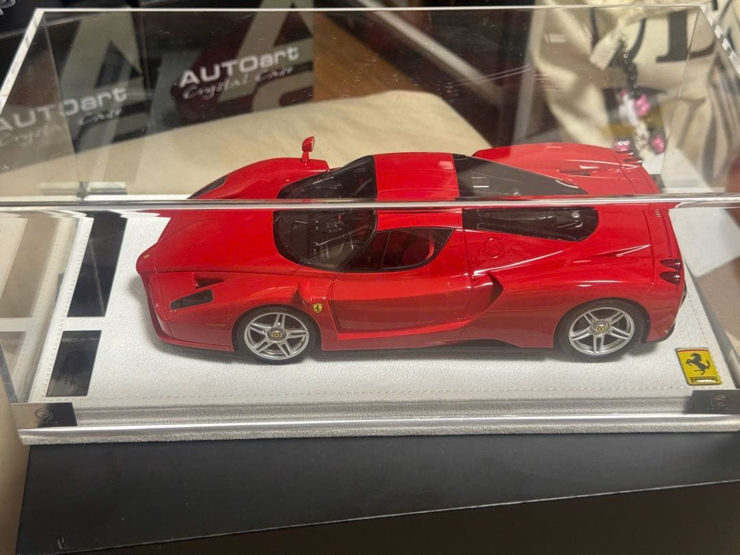 Ferrari Enzo 1:18 ミニカー