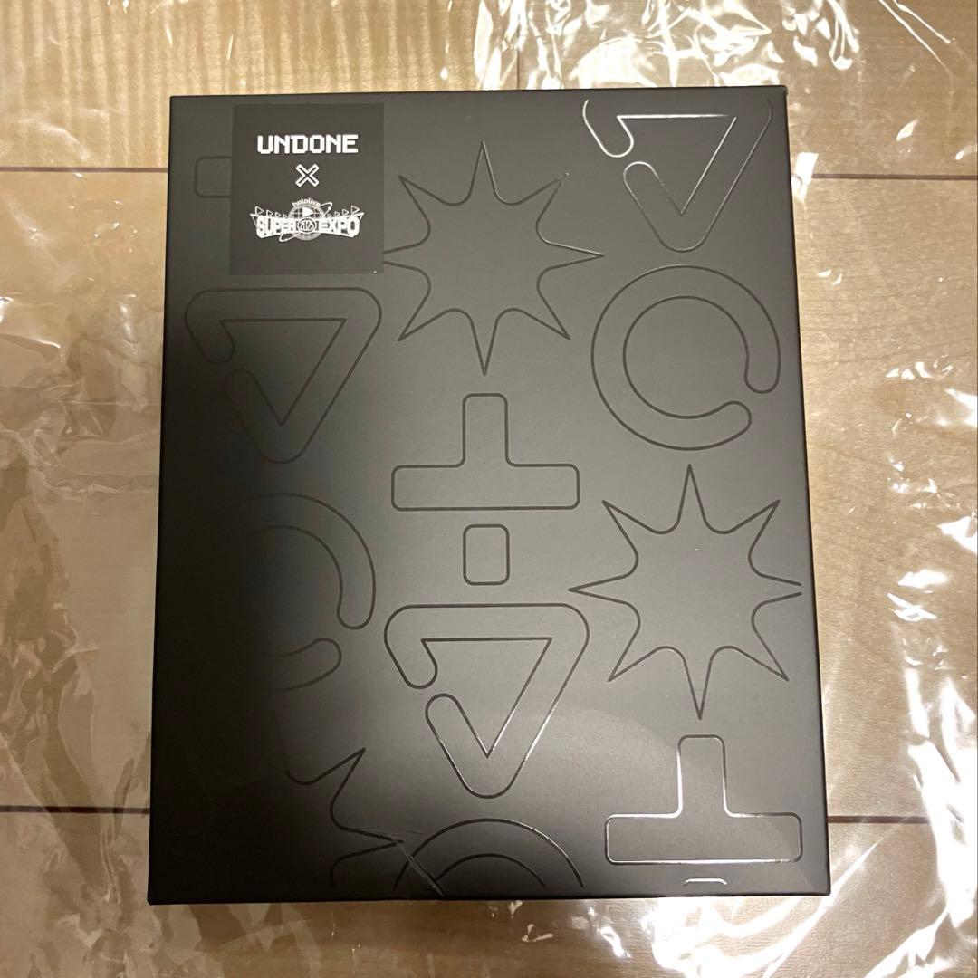 UNDONE パスポートケース　古石ビジュー　ホロライブ