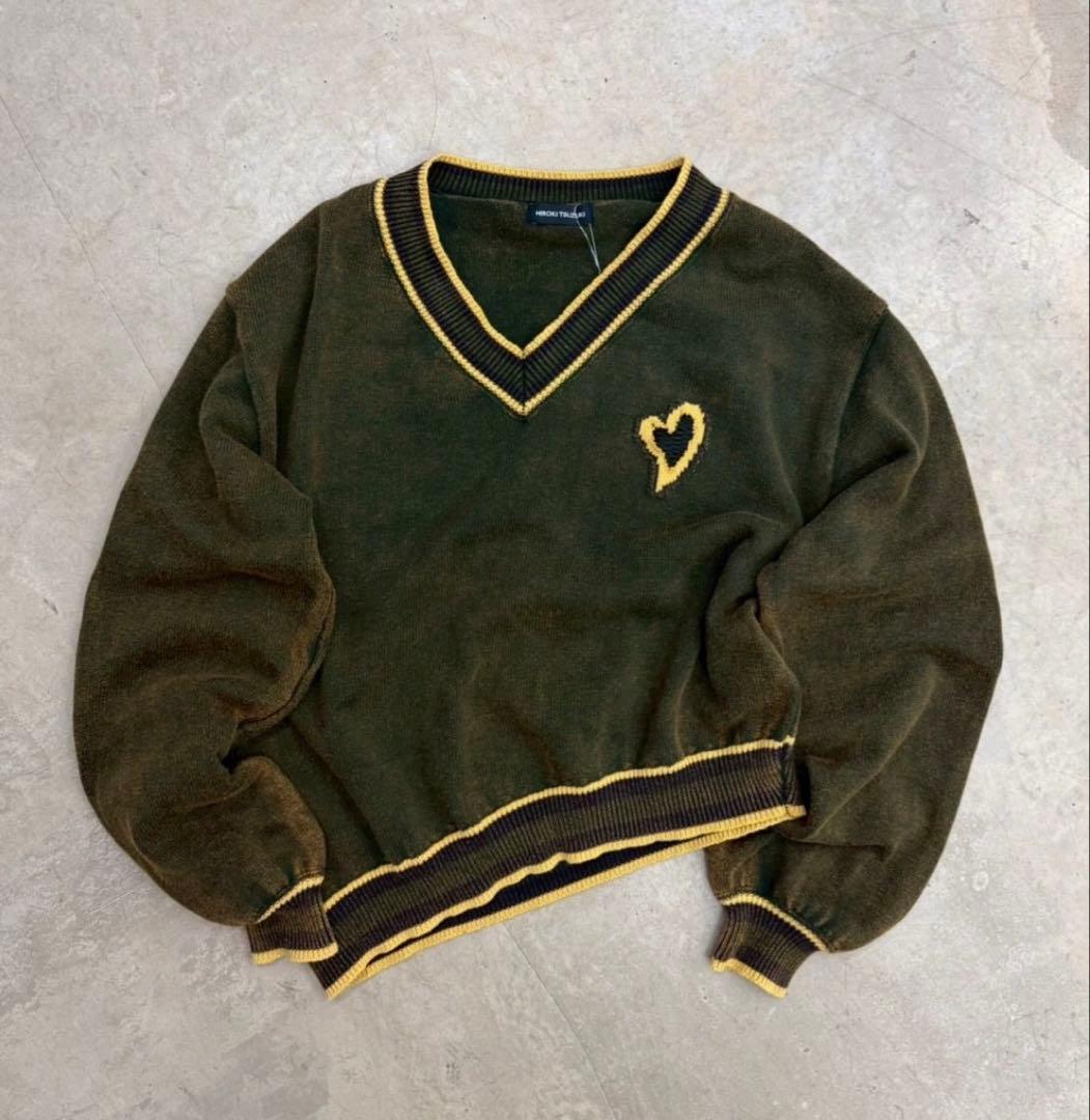 t*】様 HIROKI TSUZUKI V neck slanting swea