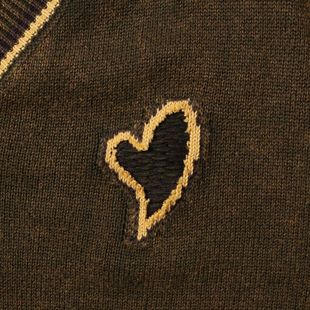 t*】様 HIROKI TSUZUKI V neck slanting swea