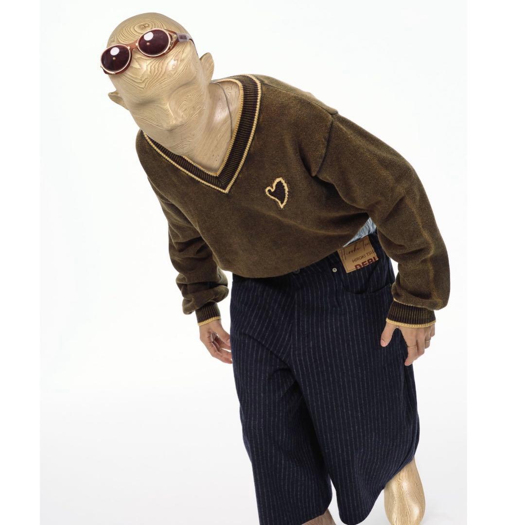 t*】様 HIROKI TSUZUKI V neck slanting swea