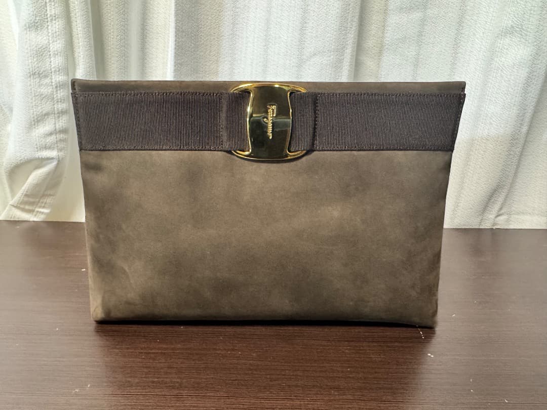 Ferragamo　ヴィンテージ フェラガモ　ダークブラウン クラッチバッグ
