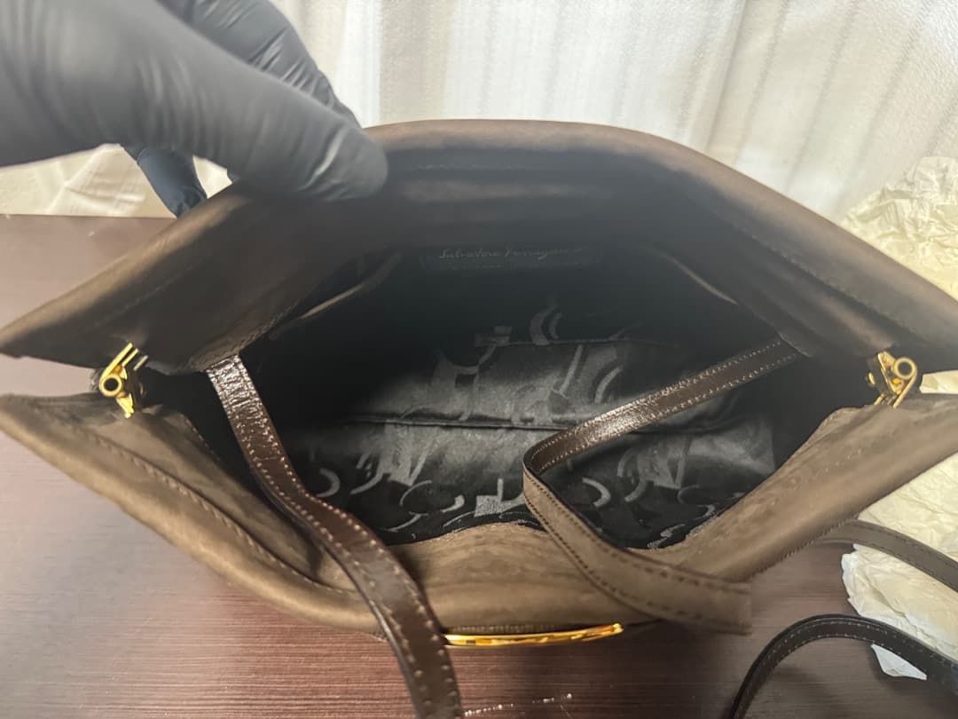 Ferragamo　ヴィンテージ フェラガモ　ダークブラウン クラッチバッグ