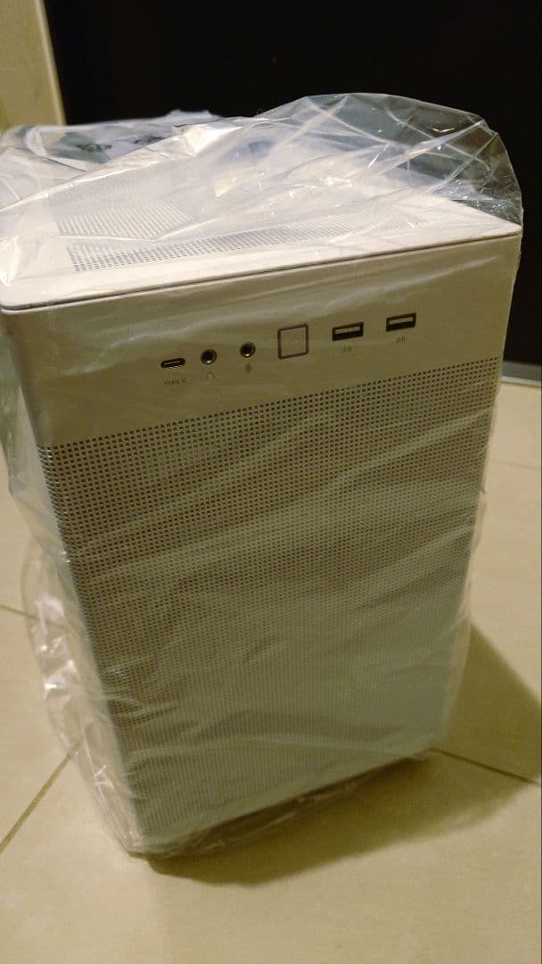 ASUS Prime AP201 MicroATX Case 側面メッシュタイプ