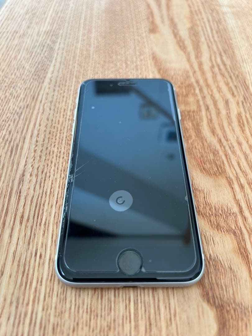 Apple iPhone SE (第2世代) ホワイト 本体