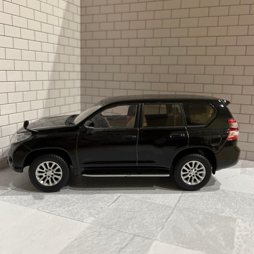 トヨタ　ランドクルーザープラド　カラーサンプル　ミニカー　1/30 ブラック