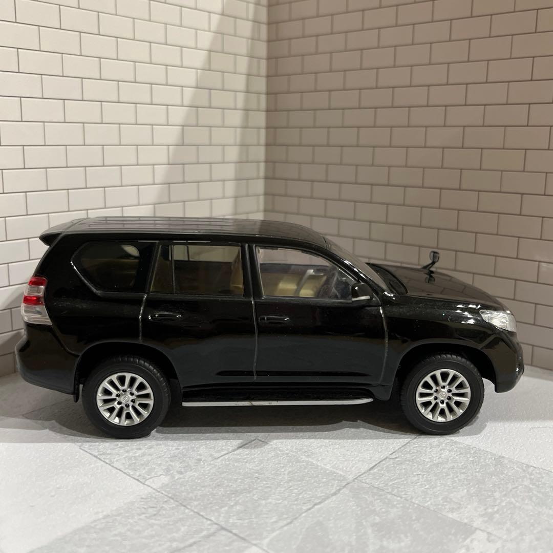 トヨタ　ランドクルーザープラド　カラーサンプル　ミニカー　1/30 ブラック