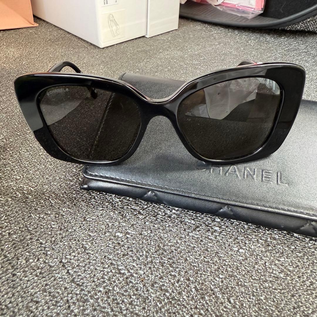 CHANEL ブラック サングラス ケース付き