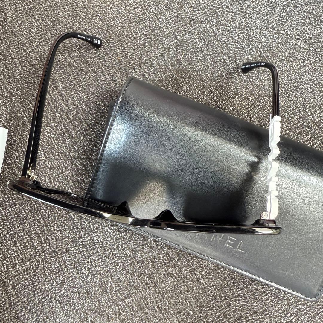 CHANEL ブラック サングラス ケース付き