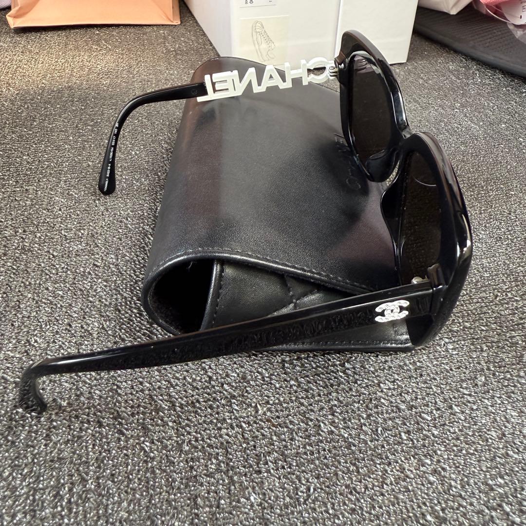 CHANEL ブラック サングラス ケース付き