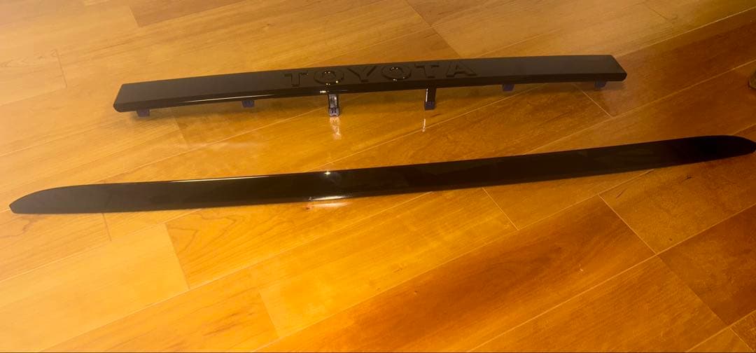 純正部品ランクル250ZX用ボンネットフードモール