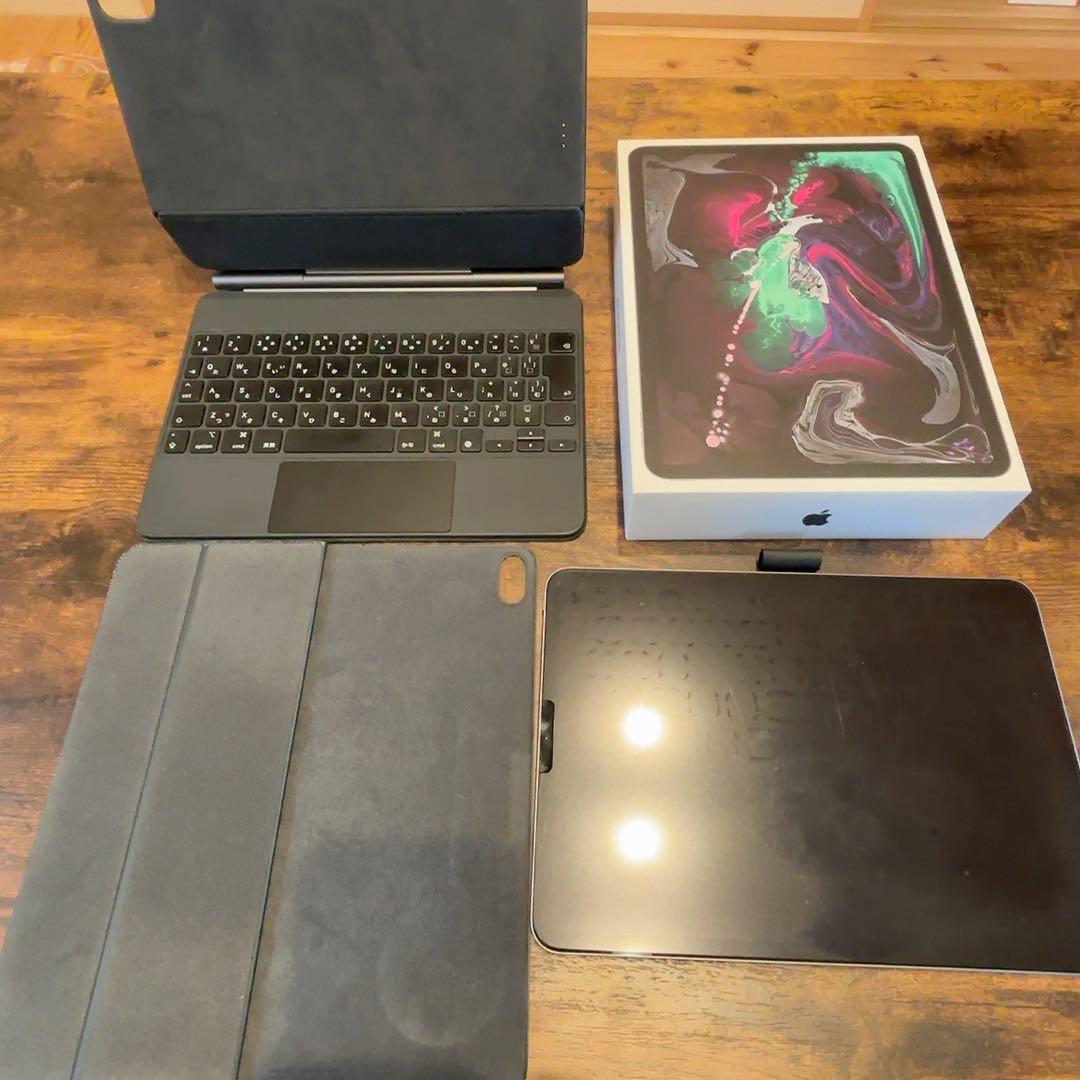 【iPad pro】第１世代11インチwifi 純正キーボード　カバー　箱付き