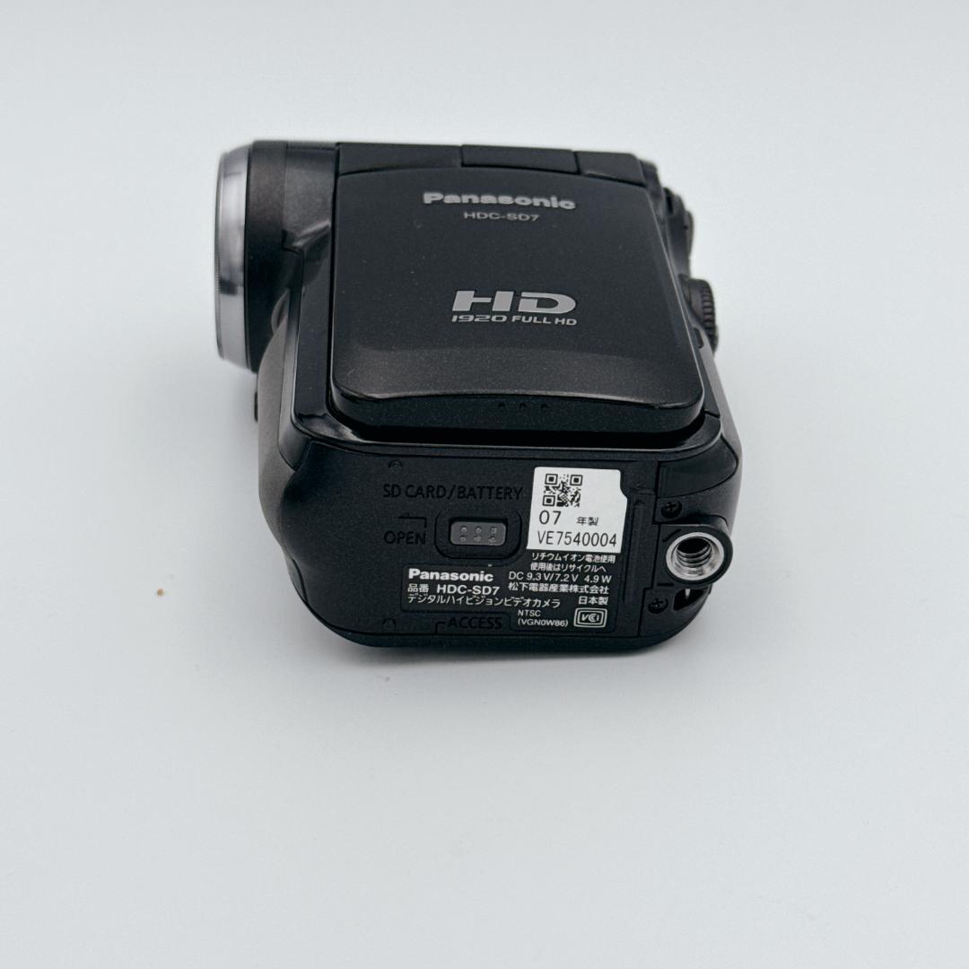 【美品】パナソニック デジタルハイビジョンビデオカメラ HDC-SD7