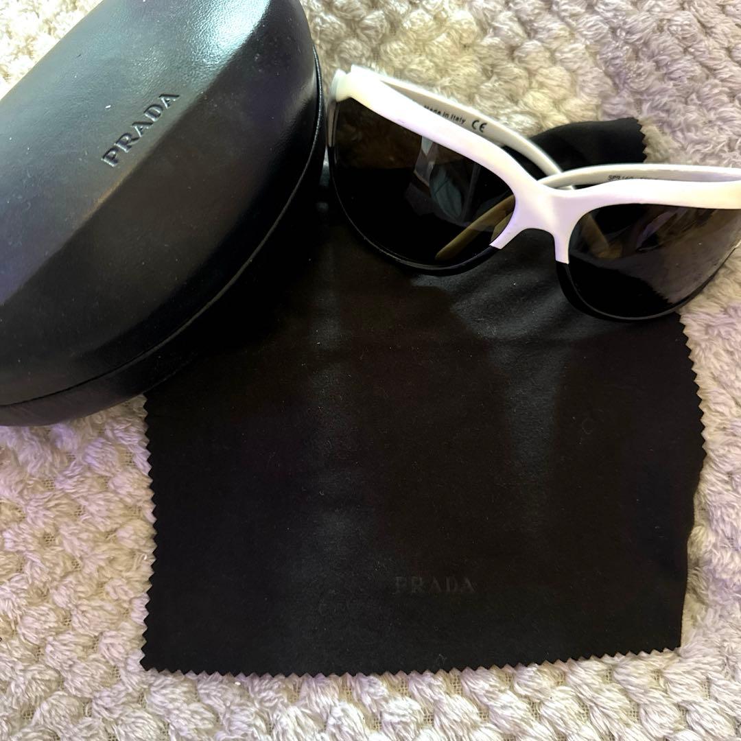 【PRADA】バイカラーサングラス