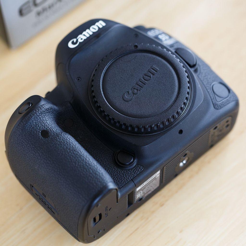 Canon EOS 5D Mark IV 本体